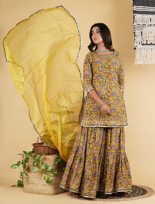 Kurta-gharara-dupatta set